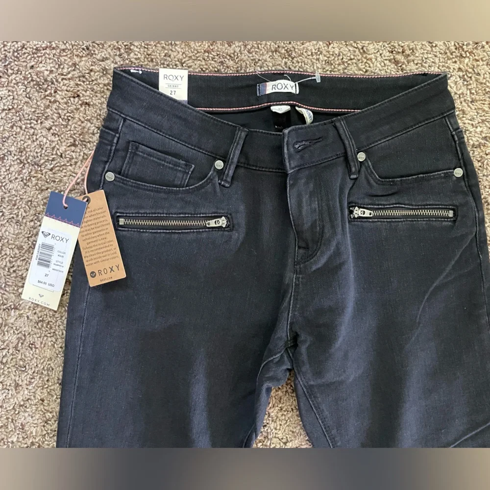 Roxy Black Skinny Jeans with Zipper ankles - Picture 3 of 11